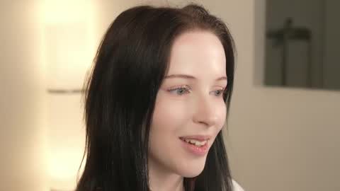 STELLA online show from December 19, 2025, 8:27 pm