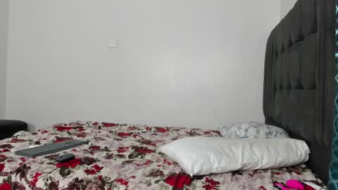 Snapshot of myah_love chatting on April 7, 2026, 8:37 am myah_love online show from April 7, 2026, 8:37 am