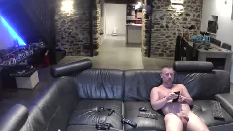 Snapshot of myckadow chatting on March 1, 2026, 6:43 pm AlexSynopsis online show from March 1, 2026, 6:43 pm