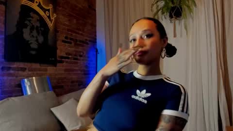 Snapshot of mydoc_lolac chatting on November 24, 2025, 9:03 pm Lola online show from November 24, 2025, 9:03 pm