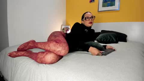 Lola online show from March 25, 2026, 8:48 pm