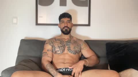 Snapshot of myke_esthetic chatting on December 10, 2024, 4:02 am Myke esthetic online show from December 10, 2024, 4:02 am