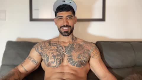 Snapshot of myke_esthetic chatting on December 11, 2024, 3:35 am Myke esthetic online show from December 11, 2024, 3:35 am