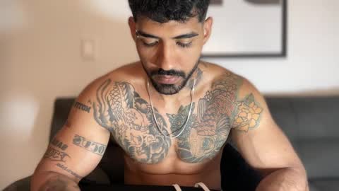 Snapshot of myke_esthetic chatting on January 2, 2025, 2:33 am Myke esthetic online show from January 2, 2025, 2:33 am