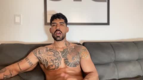 Snapshot of myke_esthetic chatting on January 4, 2025, 1:21 am Myke esthetic online show from January 4, 2025, 1:21 am