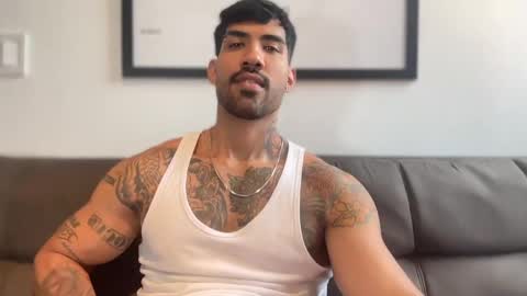 Snapshot of myke_esthetic chatting on January 11, 2025, 8:32 pm Myke esthetic online show from January 11, 2025, 8:32 pm