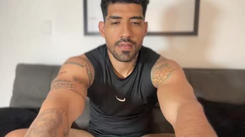 Snapshot of myke_esthetic chatting on January 24, 2025, 3:22 am Myke esthetic online show from January 24, 2025, 3:22 am