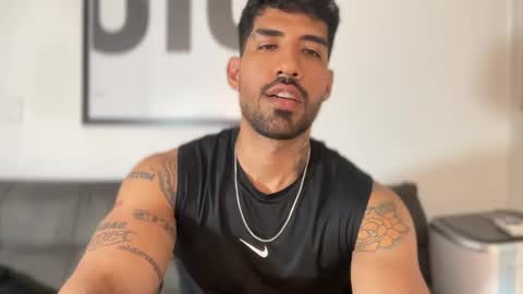 Snapshot of myke_esthetic chatting on January 24, 2025, 6:24 am Myke esthetic online show from January 24, 2025, 6:24 am