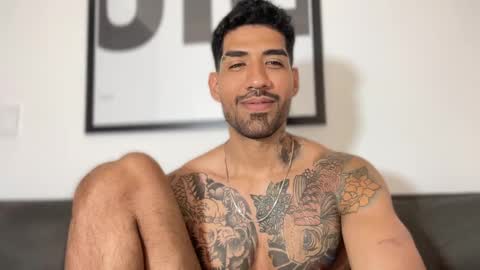 Snapshot of myke_esthetic chatting on January 26, 2025, 2:03 am Myke esthetic online show from January 26, 2025, 2:03 am