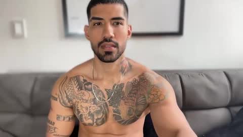 Snapshot of myke_esthetic chatting on February 16, 2025, 8:22 pm Myke esthetic online show from February 16, 2025, 8:22 pm