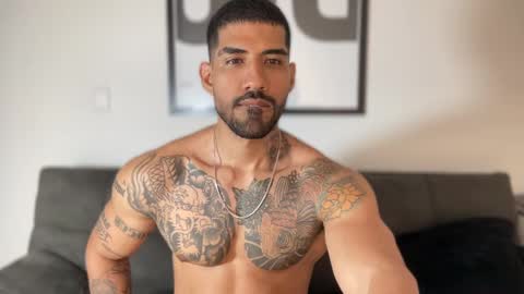 Snapshot of myke_esthetic chatting on February 18, 2025, 1:43 am Myke esthetic online show from February 18, 2025, 1:43 am