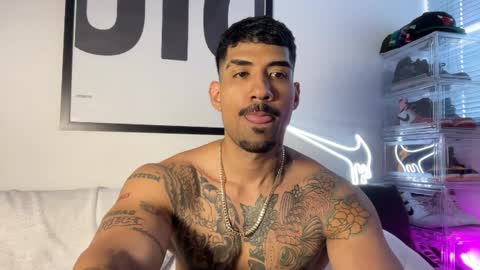 Snapshot of myke_esthetic chatting on September 21, 2025, 9:27 pm Myke esthetic online show from September 21, 2025, 9:27 pm