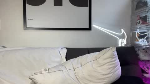 Snapshot of myke_esthetic chatting on October 1, 2025, 9:43 pm Myke esthetic online show from October 1, 2025, 9:43 pm