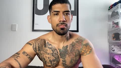 Snapshot of myke_esthetic chatting on October 4, 2025, 1:31 pm Myke esthetic online show from October 4, 2025, 1:31 pm