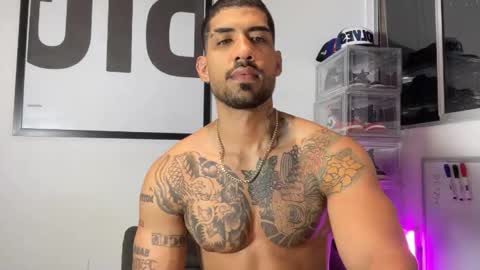 Snapshot of myke_esthetic chatting on October 6, 2025, 7:17 am Myke esthetic online show from October 6, 2025, 7:17 am