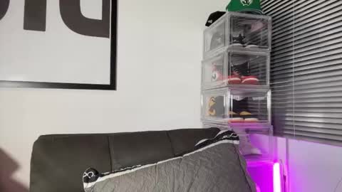 Snapshot of myke_esthetic chatting on October 8, 2025, 1:14 am Myke esthetic online show from October 8, 2025, 1:14 am