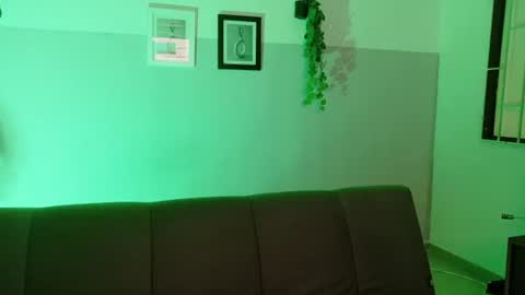 Snapshot of myke_magic chatting on July 1, 2026, 4:36 am myke_magic online show from July 1, 2026, 4:36 am