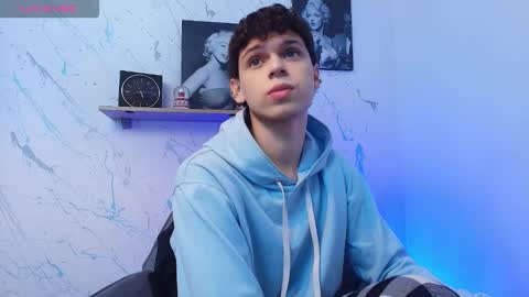 Snapshot of mykelcano chatting on December 17, 2025, 2:45 pm Mykel online show from December 17, 2025, 2:45 pm