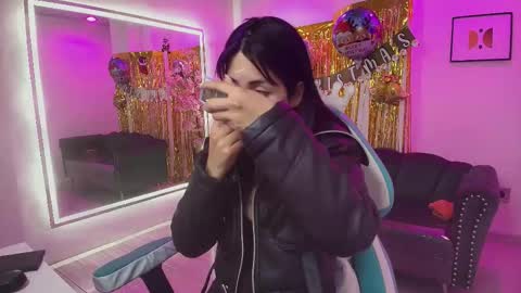 myla_evans online show from December 17, 2025, 3:12 am