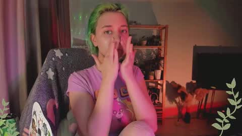 Snapshot of mylaweb chatting on March 9, 2025, 2:07 am MylaFlores online show from March 9, 2025, 2:07 am