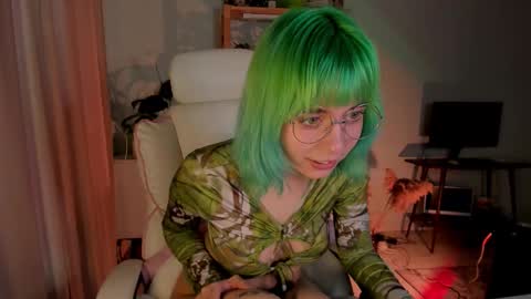 Snapshot of mylaweb chatting on October 9, 2025, 3:15 am MylaFlores online show from October 9, 2025, 3:15 am