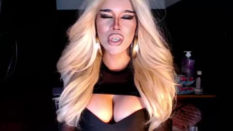 Snapshot of mylovingsofia chatting on July 12, 2026, 10:28 am GODDESS SOFIA take me private show or passwordshow i cum to you online show from July 12, 2026, 10:28 am