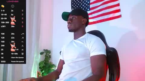 Mylo Wallace  online show from November 19, 2025, 2:22 am