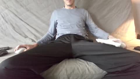 Snapshot of mynaughtyacct chatting on November 18, 2025, 4:44 pm Felt like showing off online show from November 18, 2025, 4:44 pm