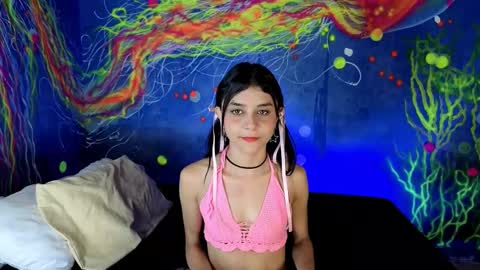 Snapshot of mynxii_petite chatting on January 11, 2026, 12:32 pm Mynxii online show from January 11, 2026, 12:32 pm