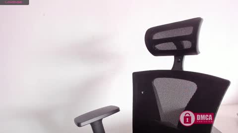 Snapshot of mypretty_isabella chatting on January 28, 2025, 6:17 pm Bella online show from January 28, 2025, 6:17 pm