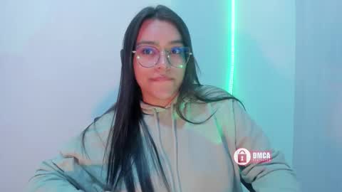 Snapshot of mypretty_isabella chatting on September 10, 2025, 7:08 am Bella online show from September 10, 2025, 7:08 am