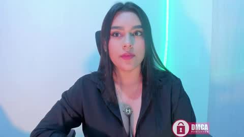 Snapshot of mypretty_isabella chatting on October 10, 2025, 5:50 am Bella online show from October 10, 2025, 5:50 am