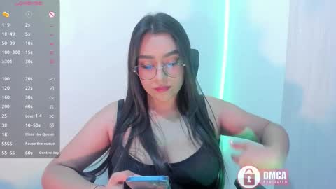Snapshot of mypretty_isabella chatting on November 27, 2025, 1:40 am Bella online show from November 27, 2025, 1:40 am