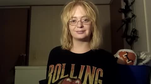 Annie Archer online show from October 20, 2025, 3:40 am