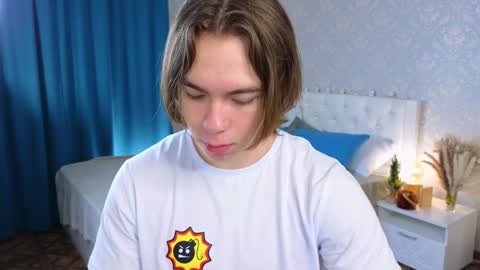 Snapshot of myshkek chatting on January 22, 2025, 1:10 am Mickey online show from January 22, 2025, 1:10 am