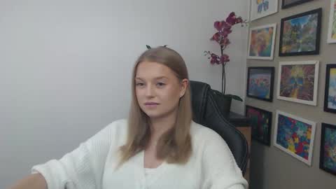 Snapshot of mysteryericax chatting on March 5, 2026, 12:01 pm Erica online show from March 5, 2026, 12:01 pm