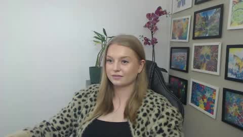 Snapshot of mysteryericax chatting on March 19, 2026, 3:05 pm Erica online show from March 19, 2026, 3:05 pm
