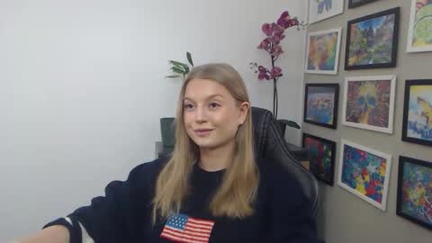 Snapshot of mysteryericax chatting on April 9, 2026, 8:31 am Erica online show from April 9, 2026, 8:31 am