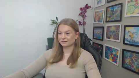 Snapshot of mysteryericax chatting on April 15, 2026, 8:32 am Erica online show from April 15, 2026, 8:32 am