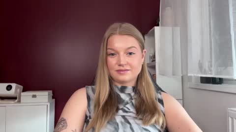 Snapshot of mysteryericax chatting on May 13, 2026, 7:39 am Erica online show from May 13, 2026, 7:39 am