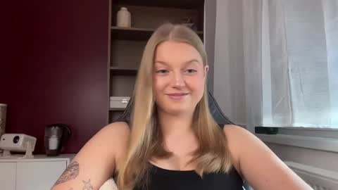 Snapshot of mysteryericax chatting on May 21, 2026, 10:33 am Erica online show from May 21, 2026, 10:33 am