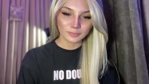 Snapshot of mysteryman_xxx chatting on May 1, 2026, 8:19 am UR GIRL NEXTDOOR online show from May 1, 2026, 8:19 am