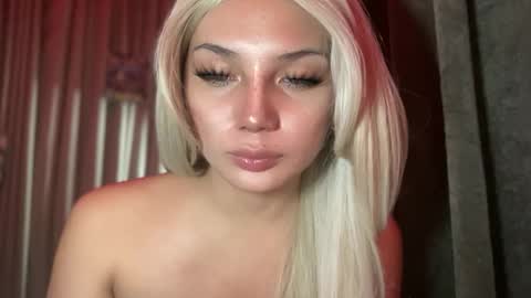 Snapshot of mysteryman_xxx chatting on May 1, 2026, 8:24 pm UR GIRL NEXTDOOR online show from May 1, 2026, 8:24 pm