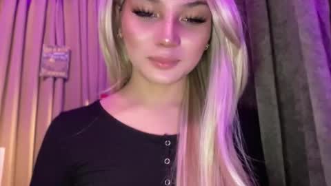 Snapshot of mysteryman_xxx chatting on May 2, 2026, 9:03 am UR GIRL NEXTDOOR online show from May 2, 2026, 9:03 am