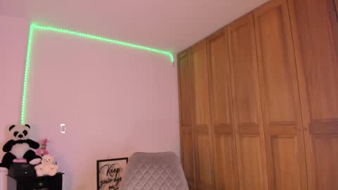 Elena online show from March 5, 2025, 10:10 pm