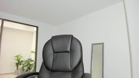 Elena online show from November 3, 2025, 6:31 pm