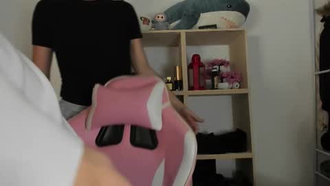 Snapshot of mystic_evan chatting on October 28, 2025, 11:51 pm Evan Brown online show from October 28, 2025, 11:51 pm