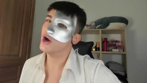 Snapshot of mystic_evan chatting on October 31, 2025, 12:22 am Evan Brown online show from October 31, 2025, 12:22 am