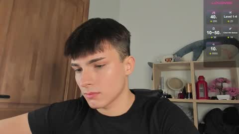 Snapshot of mystic_evan chatting on November 26, 2025, 10:22 pm Evan Brown online show from November 26, 2025, 10:22 pm