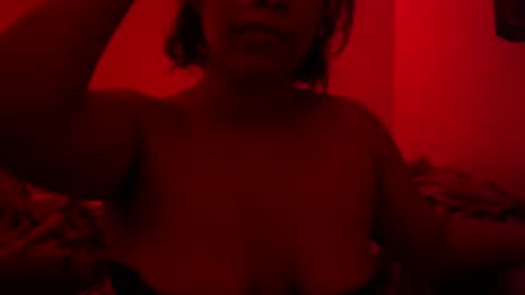 Snapshot of mystic_mika chatting on January 4, 2025, 3:40 am Mika online show from January 4, 2025, 3:40 am